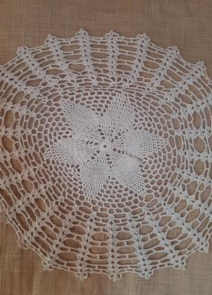 Вінтажна біла плетена серветка1 фото