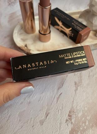 Помада для губ с бархатно-матовым финишем anastasia beverly hills matte lipstick blush brown4 фото