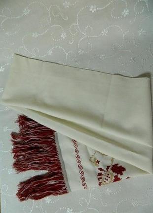 Рушник белый с красной вышивкой3 фото