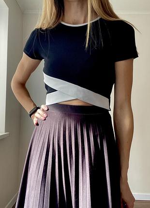 Топ короткий рукав чорний з білими полосками по низу tally weijl m s