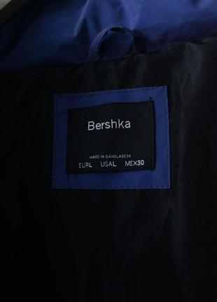 Bershka куртка світловідбиваюча голографічна рефлективна zara h&m бершка зара hm весняна демісезонна кроп коротка блискуча укорочена утеплена10 фото