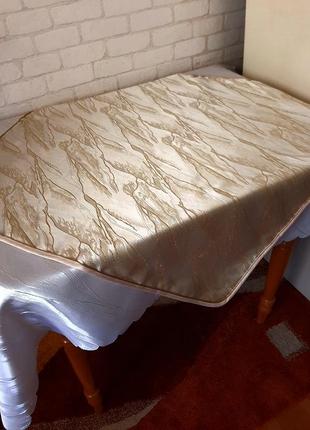 Чрезвычайно гладильная золотая скатер-раннер на стол1 фото