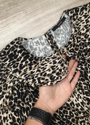 Платье плаття сукня сарафан рукава буфы буфи с воротником воротничьком питер пэн леопард леопардовое коричневое бежевое прямое2 фото