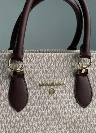 Женская брендовая сумка michael kors marilyn large logo ivory4 фото