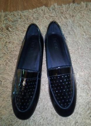 Туфлі,натуральний лак