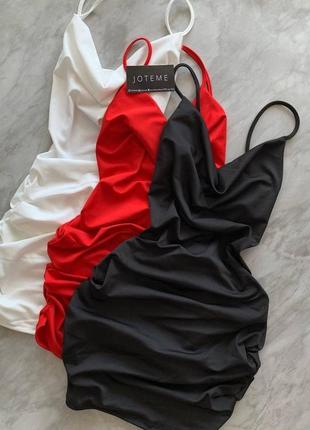Нарядна сукня міні на бретелях облягаюча чорна біла червона стильна якісна