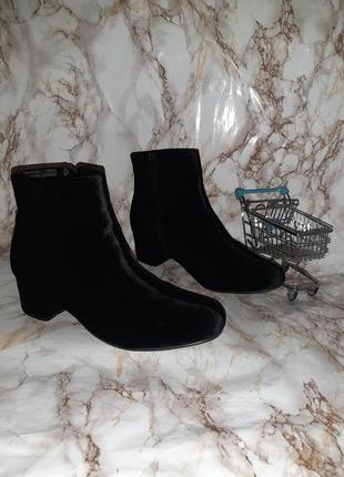 Черные бархатные (окситовые) деми ботинки на средних каблуках1 фото