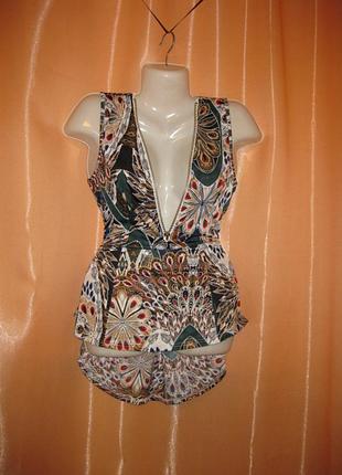 Нарядний топ безрукавка блузка туніка з оборкою баскою від талії еластична супер тягнеться легка