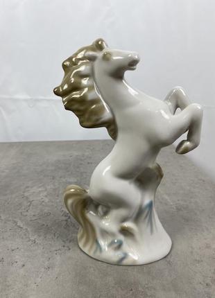 Фарфоровая статуэтка "конь" (полонное)4 фото