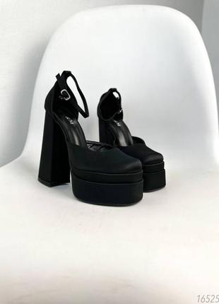 Женские туфли на высоком каблуке2 фото