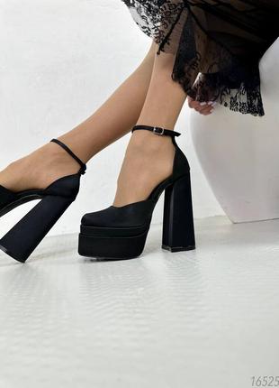 Женские туфли на высоком каблуке7 фото