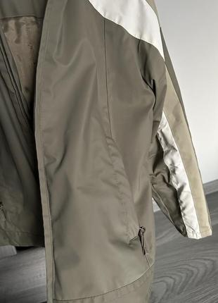 Куртка женская,короткая,водонепроницаемая,на замке3 фото