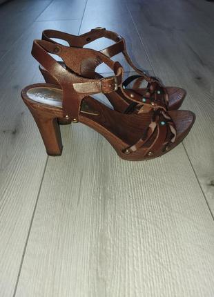 Босоножки р.37-38