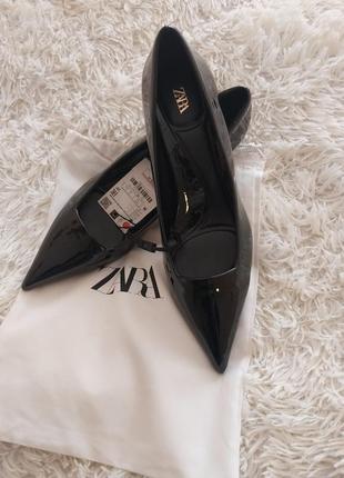 Туфлі човника zara