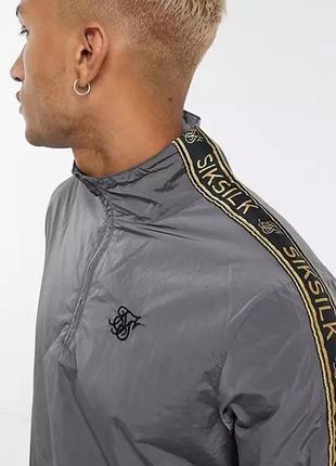 Дуже крутий, оригінальний анорак siksilk nylon