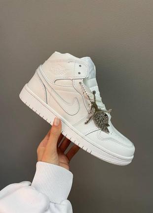 Жіночі кросівки jordan retro 1 high  люкс якість