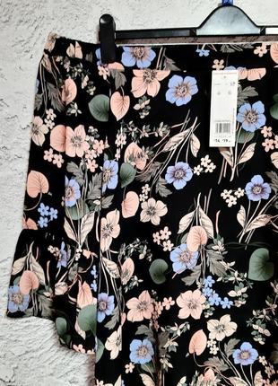 Невероятно красивая блузочка с открытыми плечиками в размере 22 от бренда f&amp;f3 фото