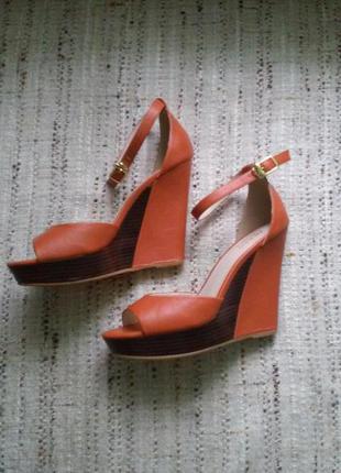 Туфлі на танкетці queen