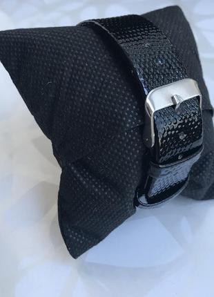 Женские черные наручные часы с интересным цифеблатом кожзам светлые3 фото