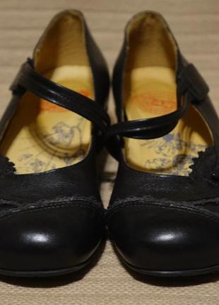Комфортные черные кожаные туфли на меленьком каблуке brako испания 40 р.2 фото