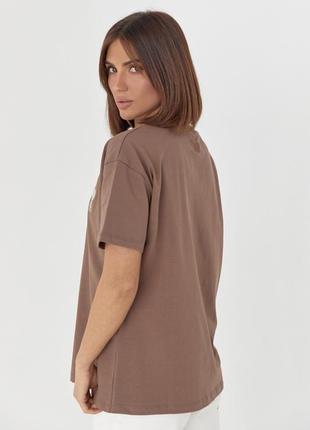 Трендова жіноча футболка амі з вишивкою, футболка кольору мокко з серцем2 фото