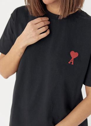 Трендова жіноча футболка амі з вишивкою, футболка чорного кольору з серцем4 фото