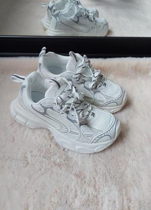 Женские кроссовки shoes white