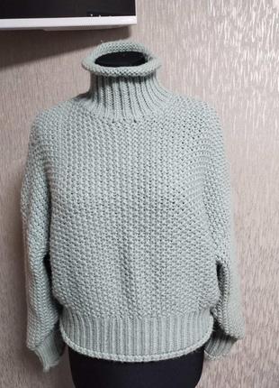 Теплый свитер крупной вязки мятного цвета1 фото