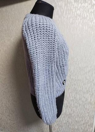 Очень теплый турецкий свитер крупной вязки серо-голубого цвета4 фото