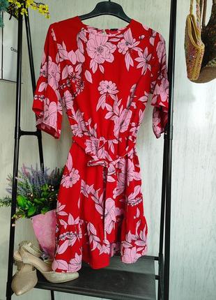 Платье красное с цветочным принтом в романтичном стиле лилии.1 фото