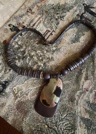 Ожерелье из дерева и жемчужной пластины2 фото