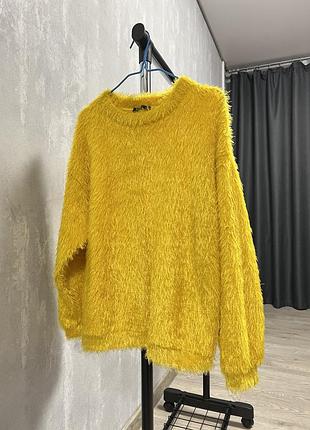 Світер яскравий