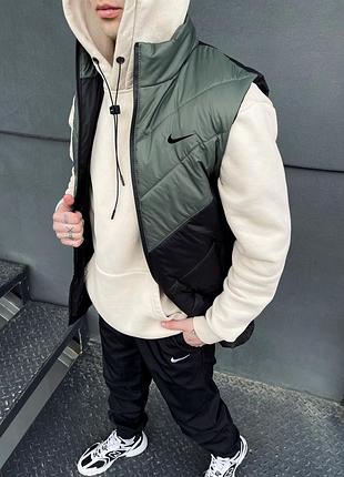 Чоловіча жилетка nike чорна з хакі без капюшона весняна осінна | безрукавка найк демісезонна (bon)