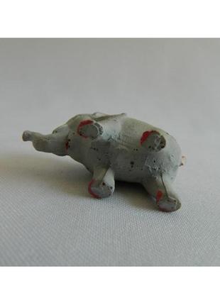 Статуетка кераміка слон сірий із малиновими вушками2 фото