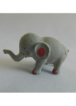 Статуетка кераміка слон сірий із малиновими вушками4 фото