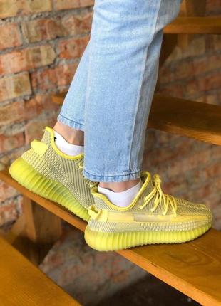 Стильные женские кроссовки adidas yeezy boost 350 лимонные3 фото