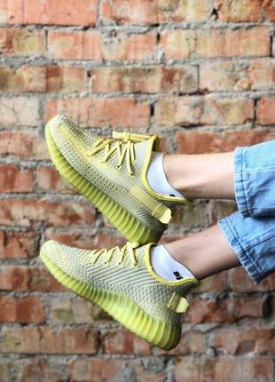 Стильные женские кроссовки adidas yeezy boost 350 лимонные6 фото