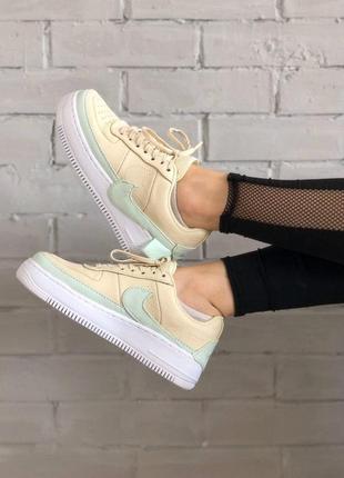 Красивейшие женские кроссовки nike air force 1 молочные4 фото