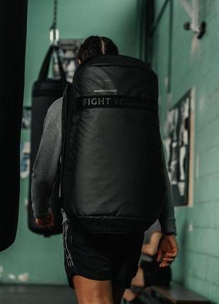 Спортивный рюкзак сумка для бокса outshock 900 60л 72,4 х 46,8 х 25,6 см черный и других боевых искусств9 фото