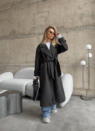 Изысканное и стильное женское пальто4 фото