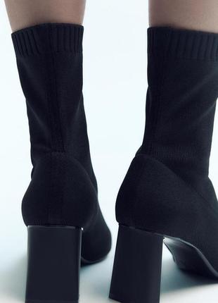 Облегающие ботильоны боты текстильные в рубчик ботинки на каблуке зара zara стильная новинка3 фото