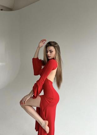 Жіноча червона розкішна довга сукня максі з глибоким вирізом на спині та з розкльошеними рукавими4 фото