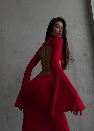 Жіноча червона розкішна довга сукня максі з глибоким вирізом на спині та з розкльошеними рукавими9 фото