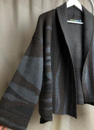 Кардиган bohemia из мохера альпаки и шерсти асимметричный крой дизайнерский оверсайз свитер накидка мохерный шерстяной шерсть абстрактный стиль6 фото