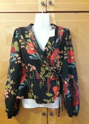 Новая нарядная новая  блуза  на запах от primark