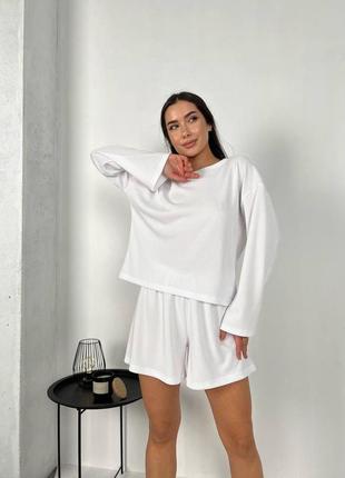 Стильний жіночий вафельний костюм для дому сну та відпочинку натуральна бавовняна піжама білого кольору4 фото