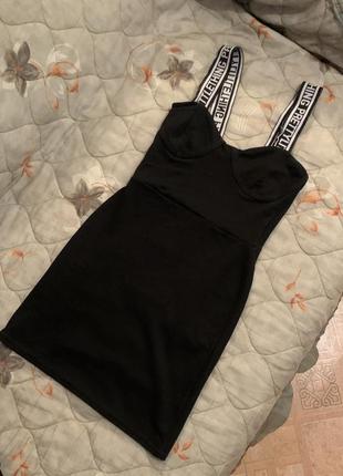 Черное платье мини
