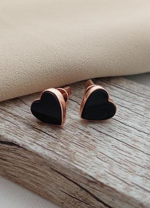 Сережки позолочені зі срібла з сердечком і чорним оніксом4 фото