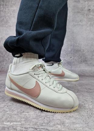 Nike wmns classic cortez leather "light bone1 фото