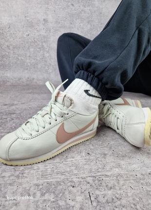 Nike wmns classic cortez leather "light bone2 фото